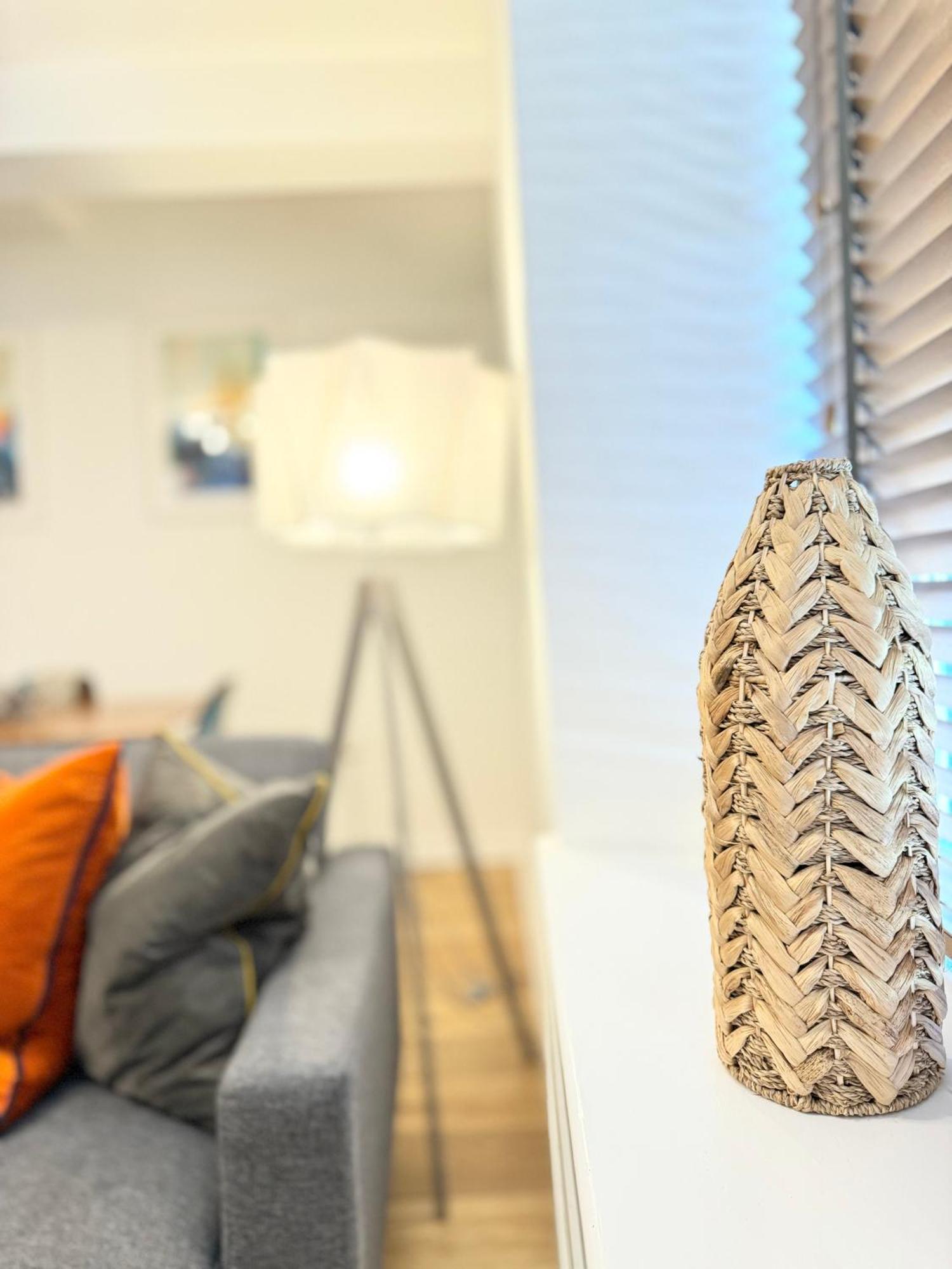 Nordic Suites Улверстон Экстерьер фото