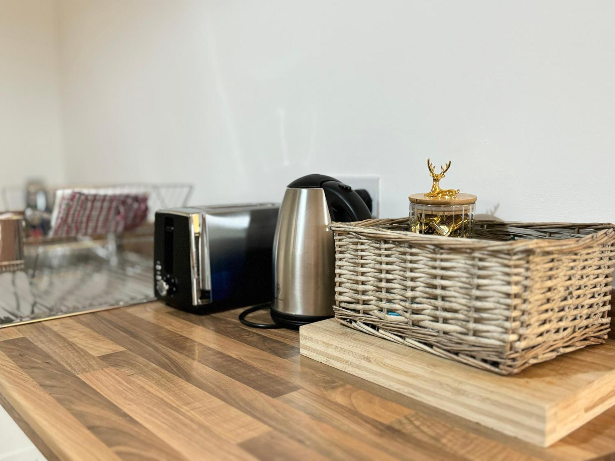 Nordic Suites Улверстон Экстерьер фото