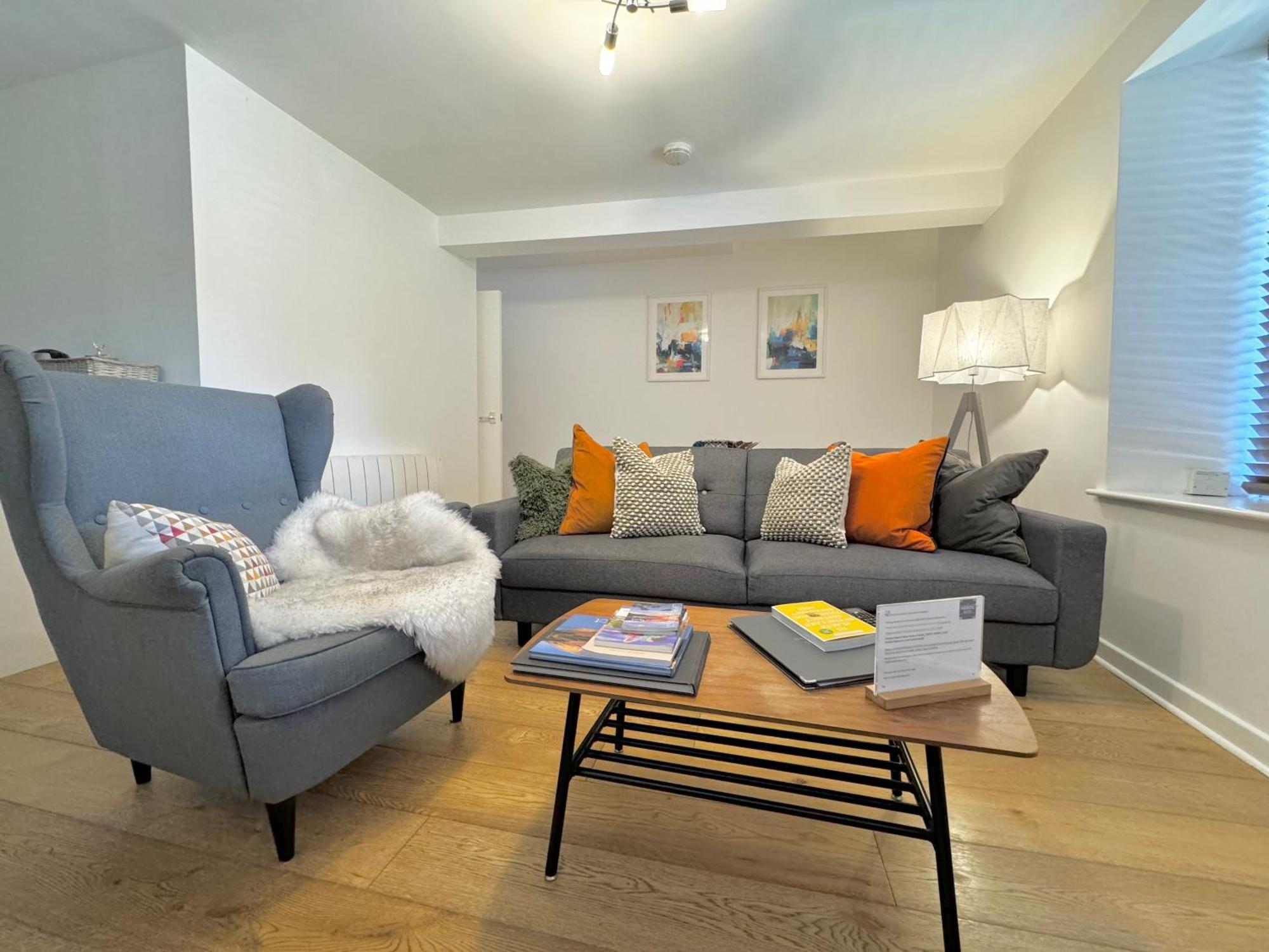Nordic Suites Улверстон Экстерьер фото